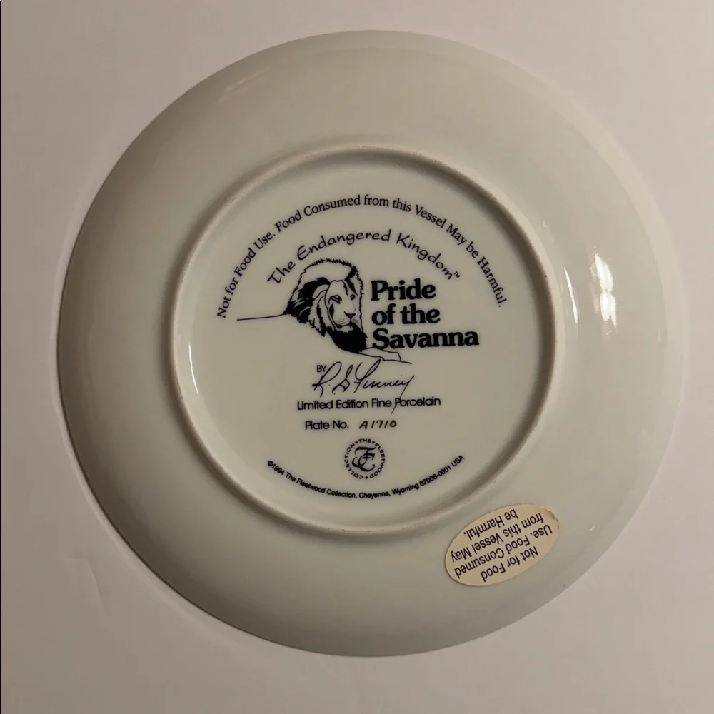Vintage.FLEETWOOD Collection. Endangered Kingdom. PRIDE OF SAVANNA. Plate A 1710